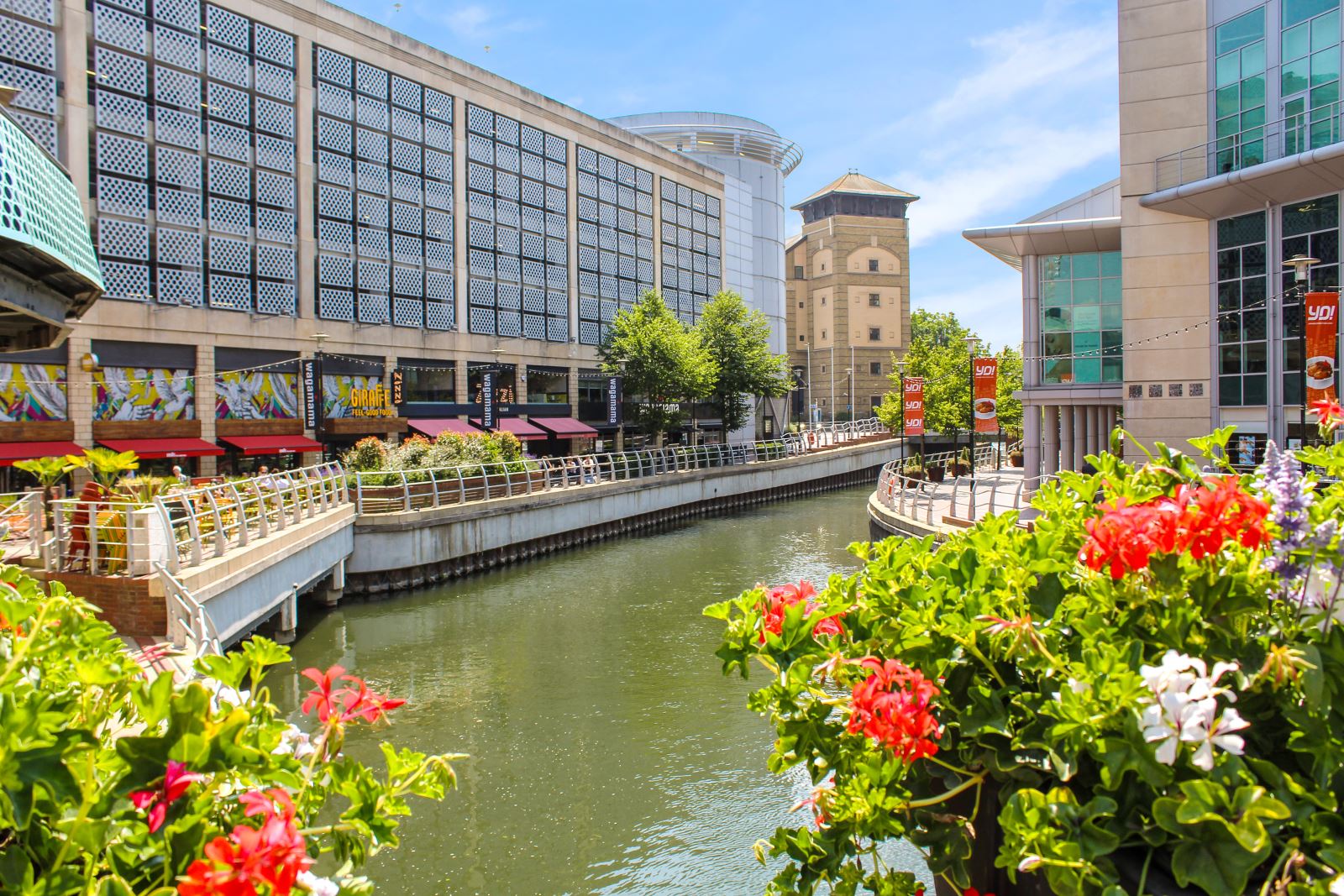 Oracle Riverside, Reading